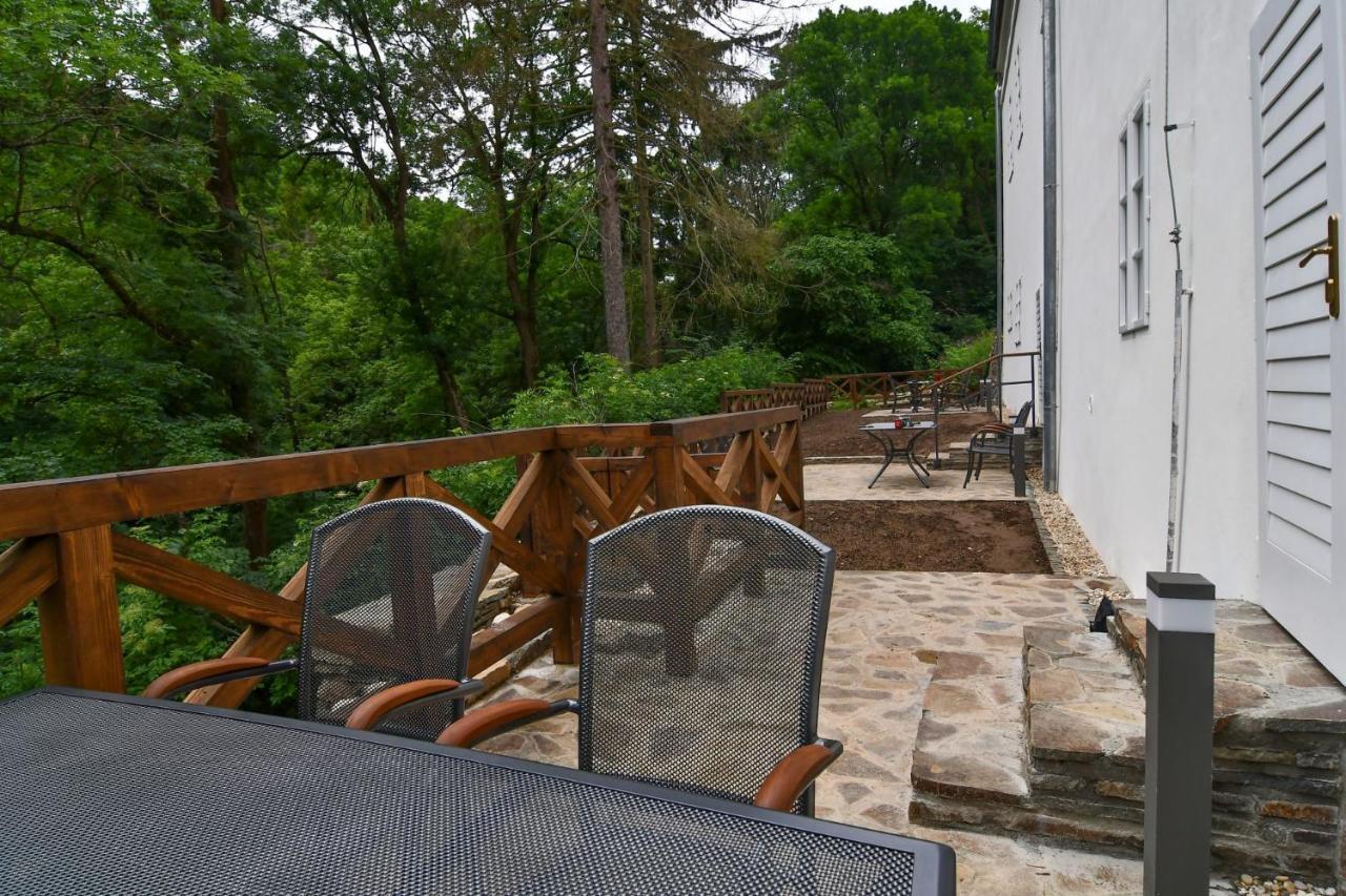 Zámek Račice Hotel Exterior foto